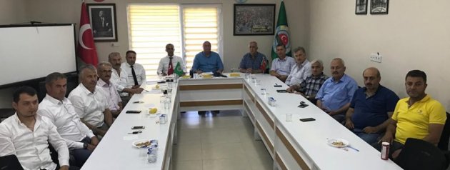 Sakarya Ziraat Odaları İl Koordinasyon Kurulu Basın toplantısı gerçekleştirdi.Ali Şener Başkanlığında yapılan Toplantıda Fındık ,Mısır ve birçok konuda üreticilerin sorunları dile getirildi.